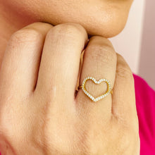  Anel Coração em Ouro 18k Contornado com Zircônia / Heart Ring in 18k Gold Outlined with Zirconia - Ricca Jewelry