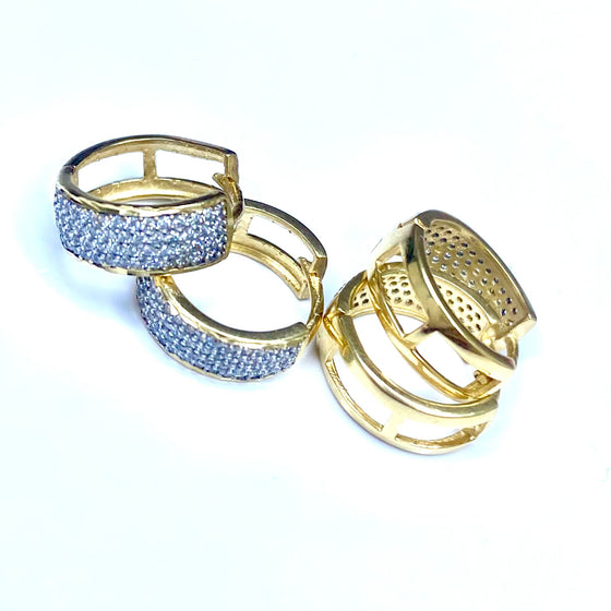 Brinco Argola com Quatro Carreiras de Pedras de Zircônia em Ouro 18k 12mm / 18k Gold Hoop Earring with Four Rows of Zircon Stones 12mm - Ricca Jewelry