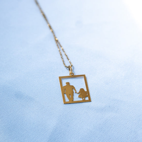 Pingente em Ouro 18k Modelo Familia Pai e Filha / 18k Gold Pendant Father and Daughter Model - Ricca Jewelry
