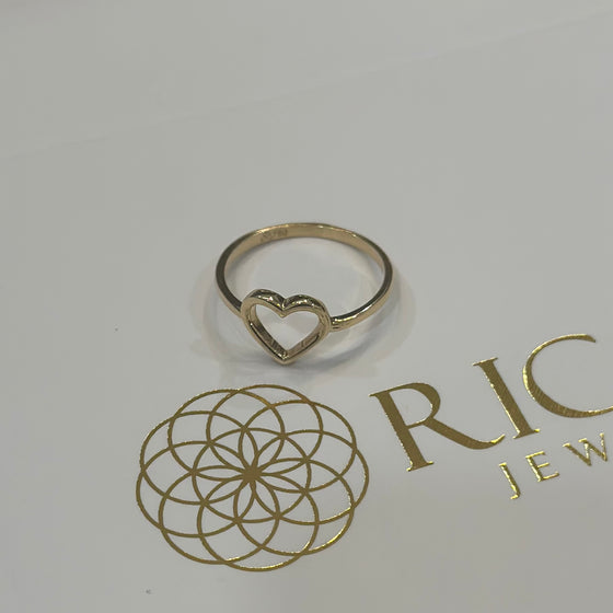 Anel ouro 18k modelo coração fio reforçado pequeno - Ricca Jewelry
