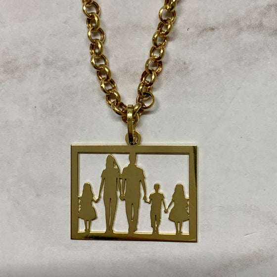 Pingente de Ouro 18k Modelo Familia Casal e Tres Filhos Duas Meninas e Um Menino / 18k Gold Family Pendant - Couple and Three Children - Ricca Jewelry