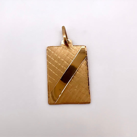 Pingente em Ouro 18k Modelo Plaquinha Trabalhada / 18k Gold Engraved Tag Pendant