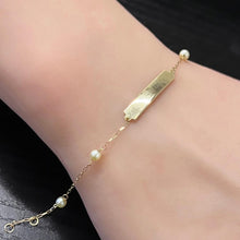  Pulseira Baby Collection em Ouro 18k com Placa Gravável e Pérolas / Baby Collection Bracelet in 18k Gold with Engravable Plate and Pearls - Ricca Jewelry