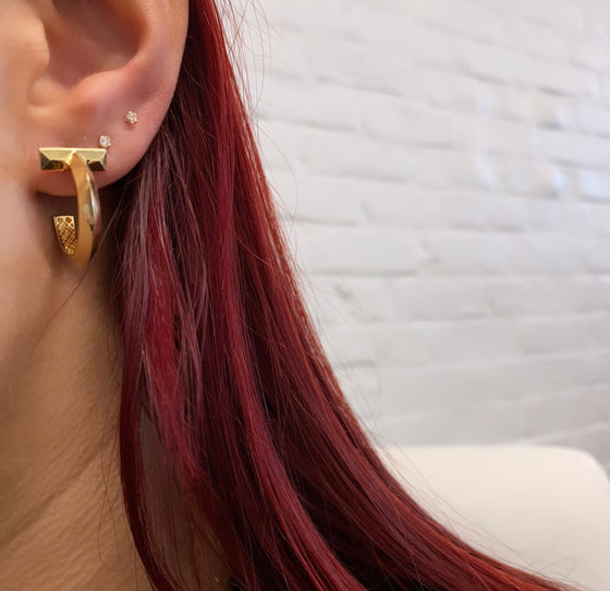 Brinco em Ouro 18k Modelo Argola Inspiracao Tiffany / 18k Gold Hoop Earrings Tiffany-Inspired Design