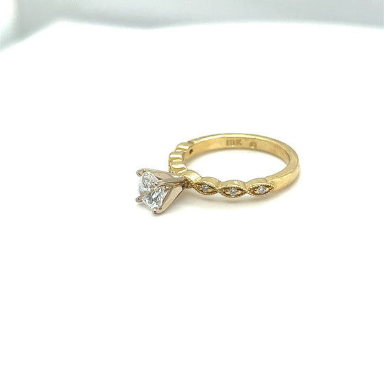 Anel em Ouro 18k com Diamante Central de 0.75Ct e 6 diamantes de 1.3mm - Ricca Jewelry