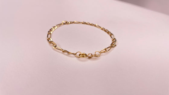 Pulseira Infantil Coleção Baby em Ouro 18k com Corrente Fígaro / Baby Collection 18K Gold Chain Bracelet with Figaro Design - Ricca Jewelry