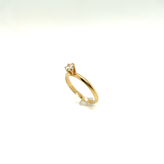 Anel de Ouro 18k Modelo Solitario com Zirconia 4mm - Aro Triangular/ 18k Gold Solitaire Ring with Zirconia 4mm - Triangular Band - Ricca Jewelry