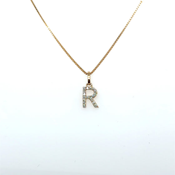 Pingente em Ouro 18K Letra 'R' com 18 Diamantes / 18K Gold Letter 'R' Pendant with 18 Diamonds - Ricca Jewelry